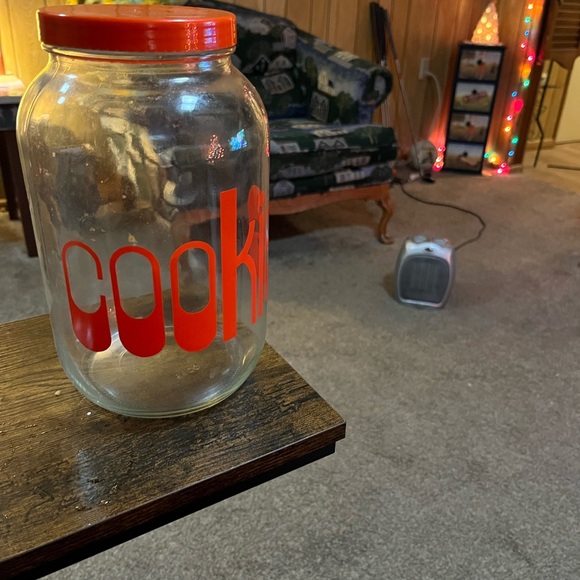 Vintage 1970’s cookie jar.  Has not been in use since then. In storage. - Picture 3 of 5